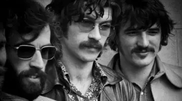 هل تتذكرون حين أصدرت الفرقة ألبومًا جديدًا بعد توديع ألبوم “The Last Waltz” في عام 1977